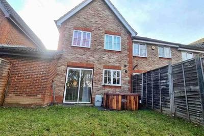 Charming 3-bed House in London With Jacuzzi