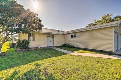 Charming Port Charlotte Home w/ Lanai & Pool!