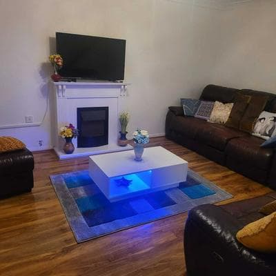 Exquisite 3-bed Royal Pearl Home in Greater London
