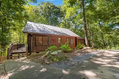 Dancing Bears Cabin With hot tub Fireplace Creek