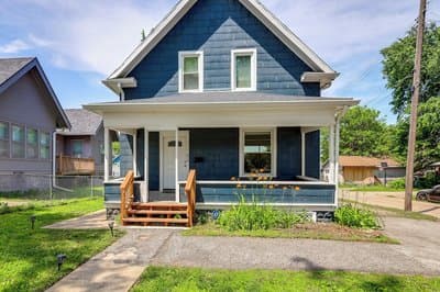 4 Mi to Dtwn Omaha: Spacious Home w/ Fenced Yard!