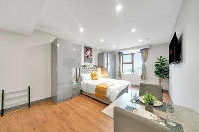 Studio Apartment in London - Ilford, East London