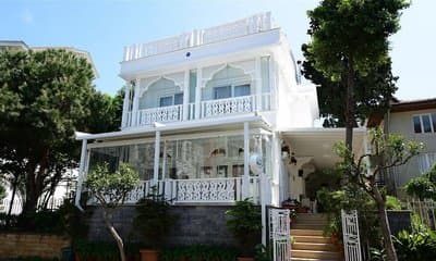 White Palace Otel