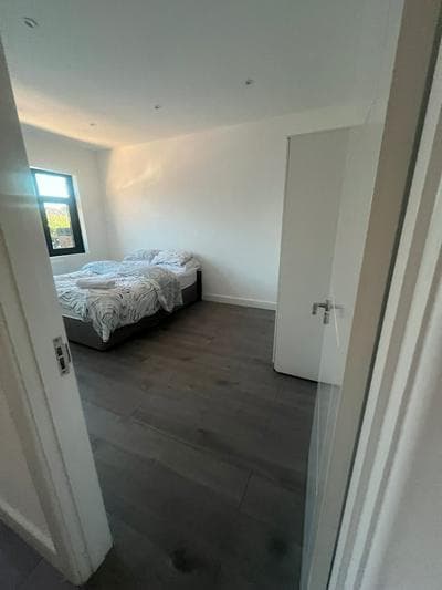 Sunny Gardens London House Retreat