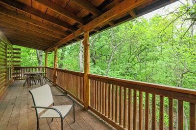 4 Mi to Marina: Cozy Log Cabin in Eureka Springs!