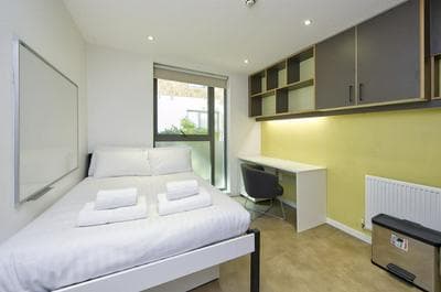 Sleek Student Studio in Prime London Location