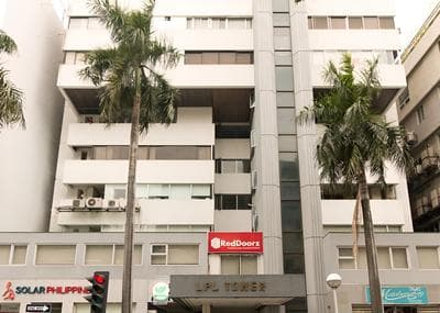 RedDoorz Premium near Greenbelt Makati