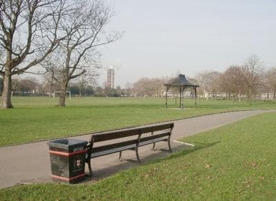 2-bed Flat Near Park in Central London