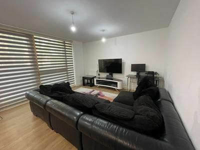 2 Bed-sleeps4-parking-balcony-nearcitycentre