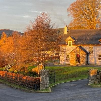 Rostrevor Valley Holiday Park- En-suite Rooms with Hot tub and Private Car Service
