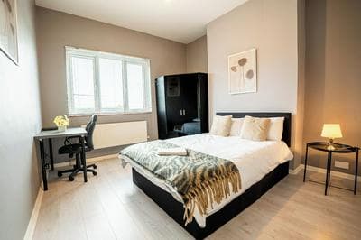 London City Escape - Stylish 2 Bedroom Apartment