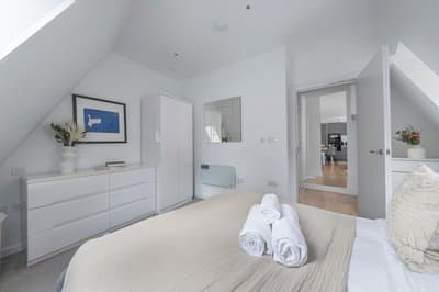 Chic 1BR Close to Tower & Thames