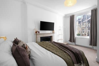 Luxury 3BR 2BA with Hot Tub and Garden