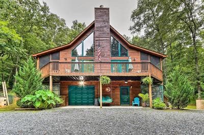 Ellijay Resort Cabin w/ Deck + Enclosed Porch!