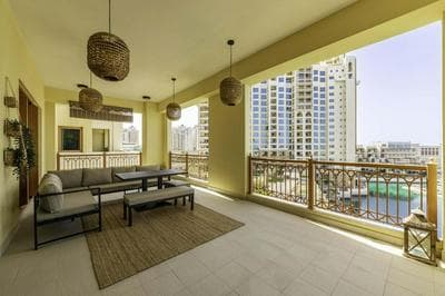 Exclusive Apt w Seafront Views Over Palm Jumeirah