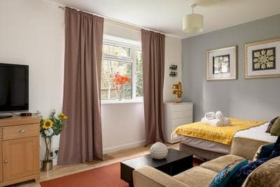 Beautiful 1 Bedroom Apartment With a Garden in Fulham