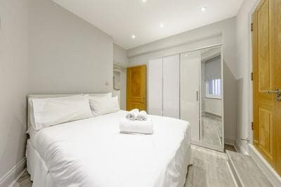 Central 2 Bedroom Flat Near Hyde Park