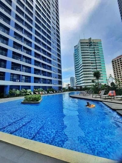 Air Residences-Contemporary Scandi w/Skyline view