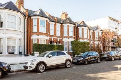 Spacious Apartment Near Portobello Road