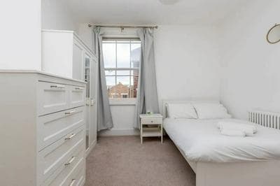 Spacious 5 Bedroom Home in Camden