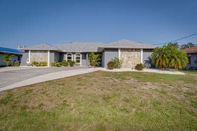 Port Charlotte Vacation Rental - 3 Mi to Beach!