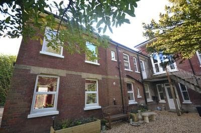 Yew Tree Apartment One Ryde