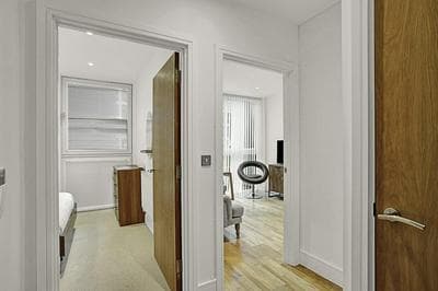 Urban Retreat: Stylish 1-bed Bliss