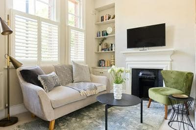 The Putney Classic - Trendy 2bdr Flat