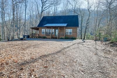 Bryson City Cabin: Deck & Mountain-view Hot Tub