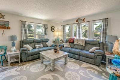 Beachy Outer Banks Retreat w/ Deck + Grill!