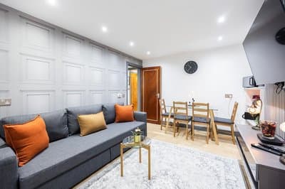 3 Bedroom Apartment by River Thames