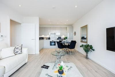 Newly Built 2 Bed Apartment By London City Airport