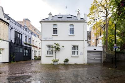 Cornwall Gardens by Lime Street
