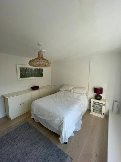 Beautiful 2BD Flat With Private Courtyard- Borough