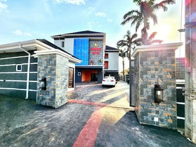 Buddiez Hotel & Resort