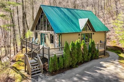 Bryson City Cabin w/ Stunning Views & Hot Tub!