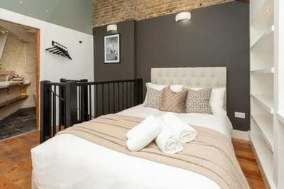 Bright & Stylish Loft Flat - Stoke Newington!