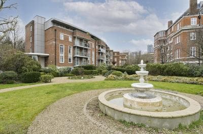 Large one Bedroom Flat With Balcony Close to the City by Underthedoormat