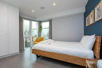 Modern Family Friendly 2 Bedroom Flat in Hackney Wick