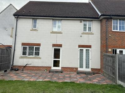 Impeccable 4-bed House in London