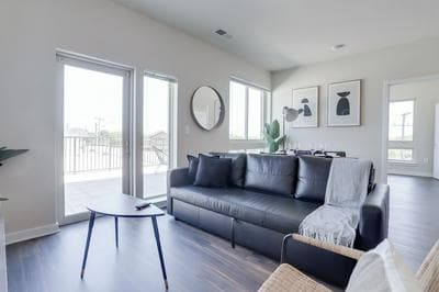 Spacious 2BR Apt with Den W Balcony