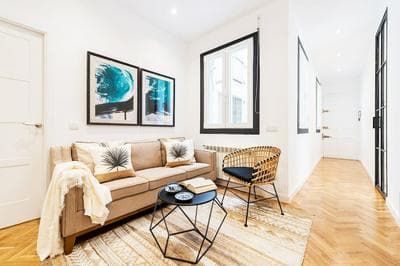 4pax. With 2 Bds. & 2 Bathrooms Next to Atocha Train Station
