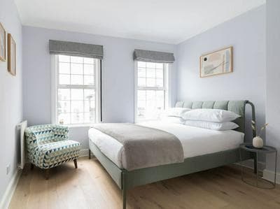 West End Drury Lane Modern 3 Bedroom Apt