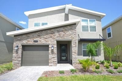 Champions Retreat 5 Bedroom Home by RedAwning