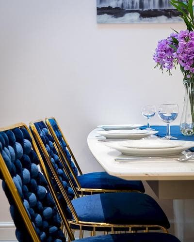 Designer 2-bed 2-bath Apartment With a Garden