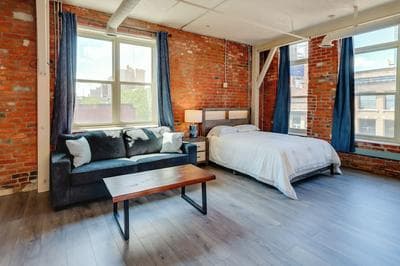 Steps to Shops & Eats: Dtwn Omaha Gem!