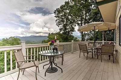 Secluded Mountain Home w/ Stunning Views & Deck!
