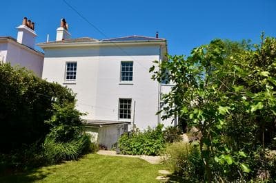 Arden Villa With Sea Views