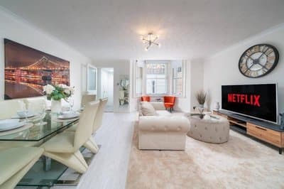 Charming London Apartment Near Edith Grove