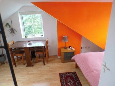 The Orange Housesleeps8-parking-pets&familyok-ac